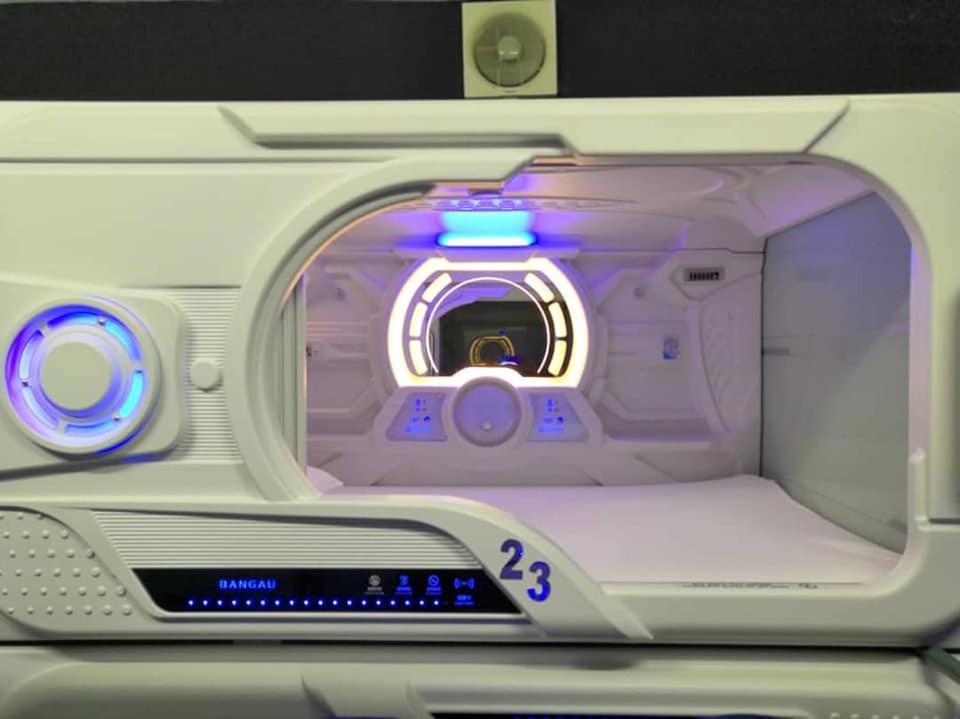 Bangau - Short Term Rest Area Capsule Hotel 세팡 외부 사진